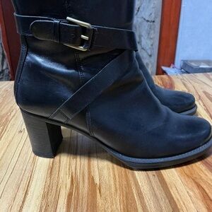 Chic Black Heeled Boots for Women